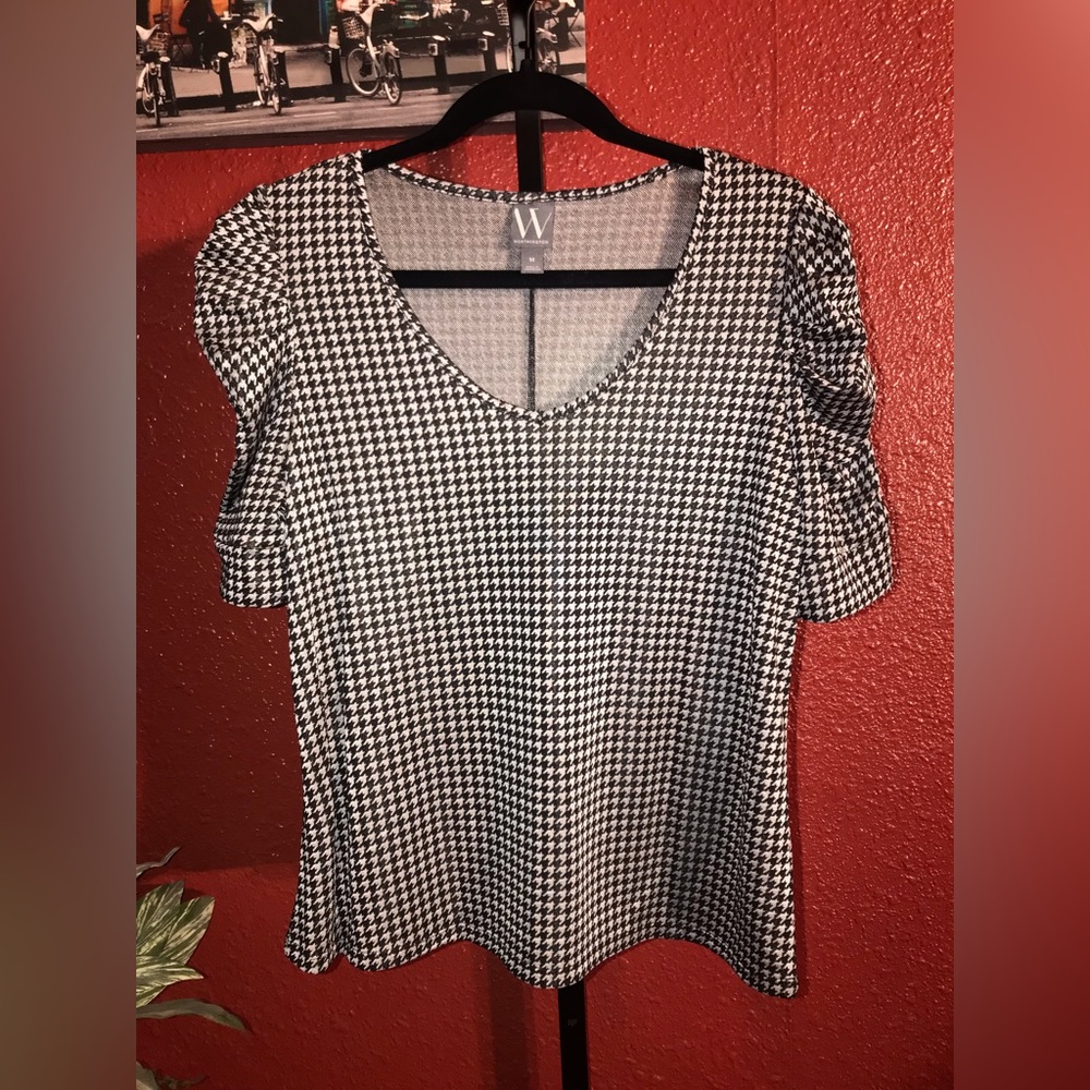 Worthington. Medium. Black/Gray.